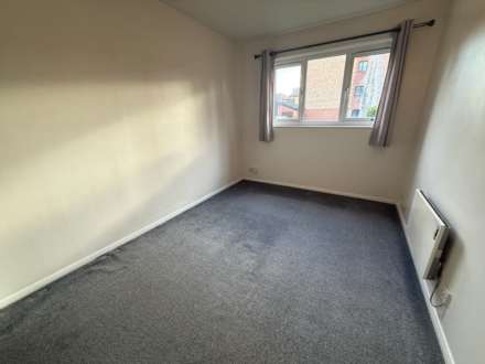 Cricketers Close, Erith, Image 9