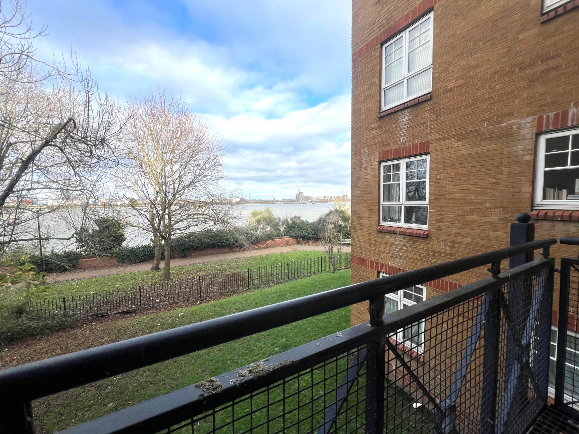 Greenhaven Drive, London  ** VIDEO & 3D FLOORPLAN AVAILABLE **, Image 15