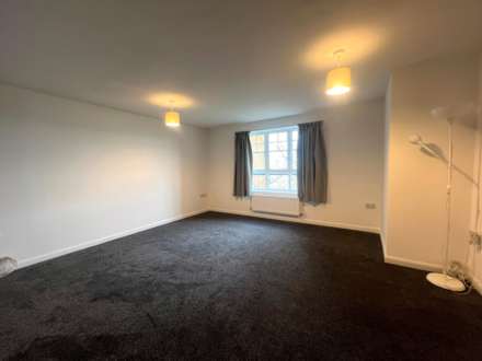 Greenhaven Drive, London  ** VIDEO & 3D FLOORPLAN AVAILABLE **, Image 6