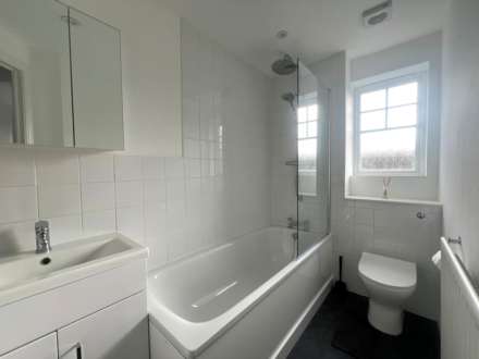 Greenhaven Drive, London  ** VIDEO & 3D FLOORPLAN AVAILABLE **, Image 9