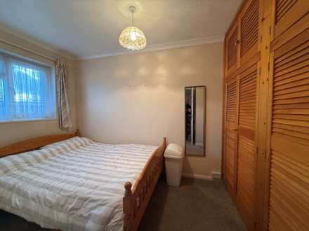 Wroxham Road, London ** VIDEO & 3D FLOORPLAN AVAILABLE **, Image 7