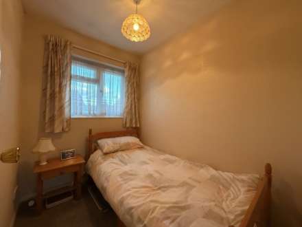 Wroxham Road, London ** VIDEO & 3D FLOORPLAN AVAILABLE **, Image 8