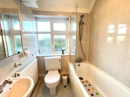 Old Manor Way, Bexleyheath DA7 6NG ** 3D FLOORPLAN AVAILABLE **, Image 12