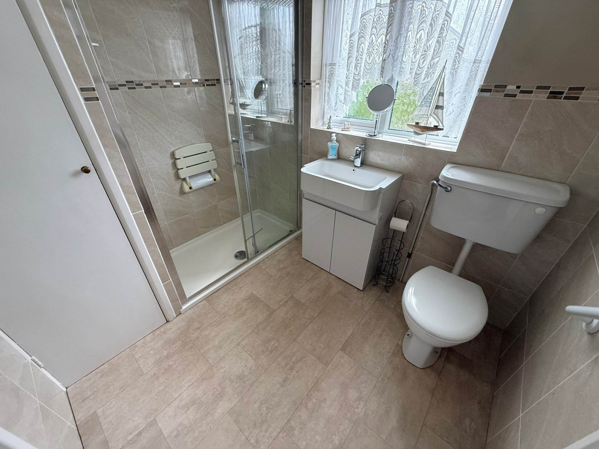 Alderney Road, Slade Green, Erith, Image 11