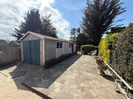 Alderney Road, Slade Green, Erith, Image 15