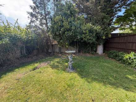 Alderney Road, Slade Green, Erith, Image 17