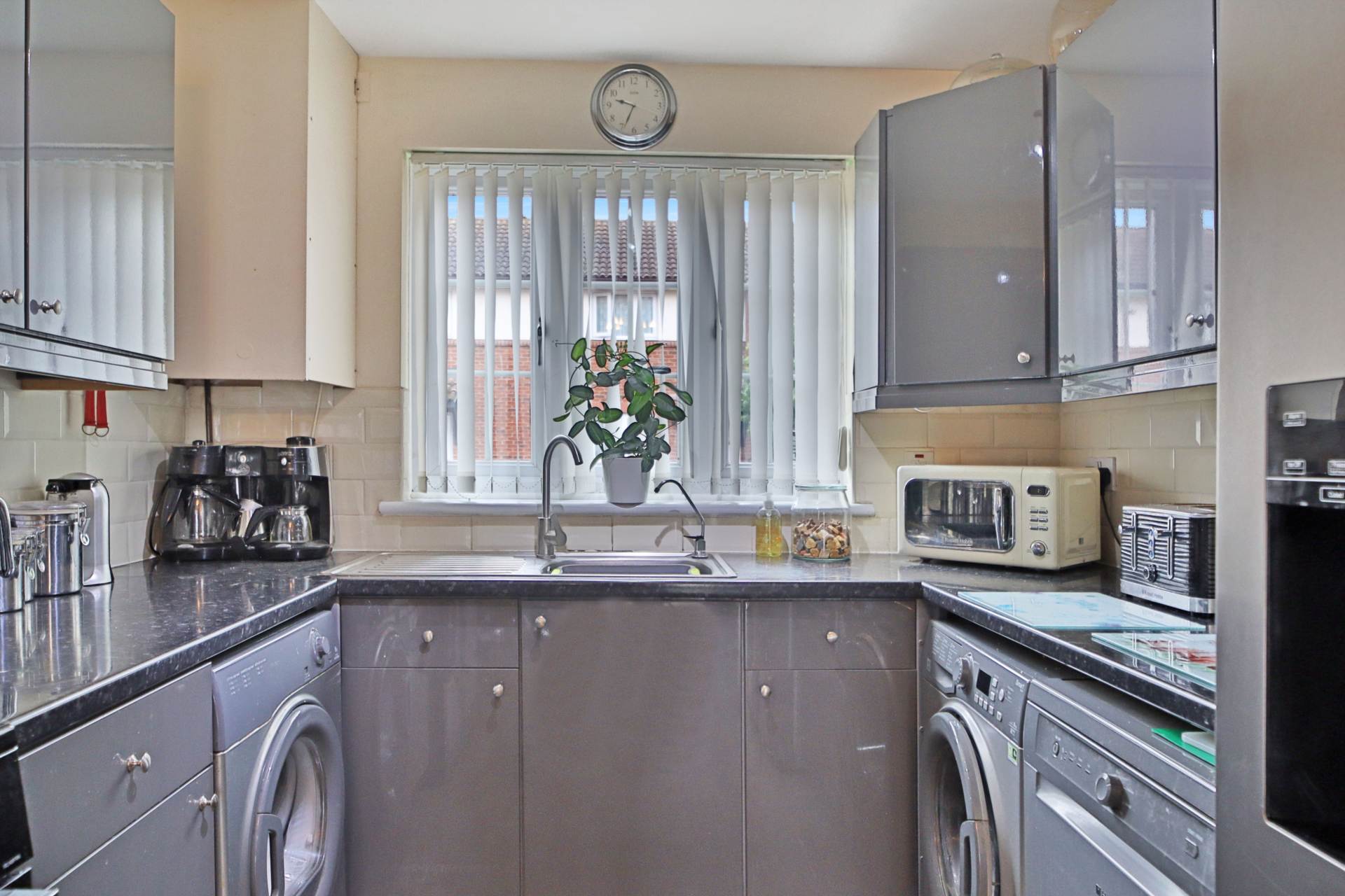 Longworth Close, London **3D FLOORPLAN AVAILABLE **, Image 8