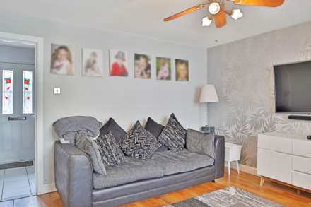 Longworth Close, London **3D FLOORPLAN AVAILABLE **, Image 4
