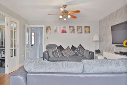Longworth Close, London **3D FLOORPLAN AVAILABLE **, Image 6