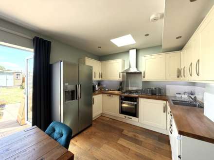 Highmead, London  ***3D FLOORPLAN & VIDEO  AVAILABLE ***, Image 4