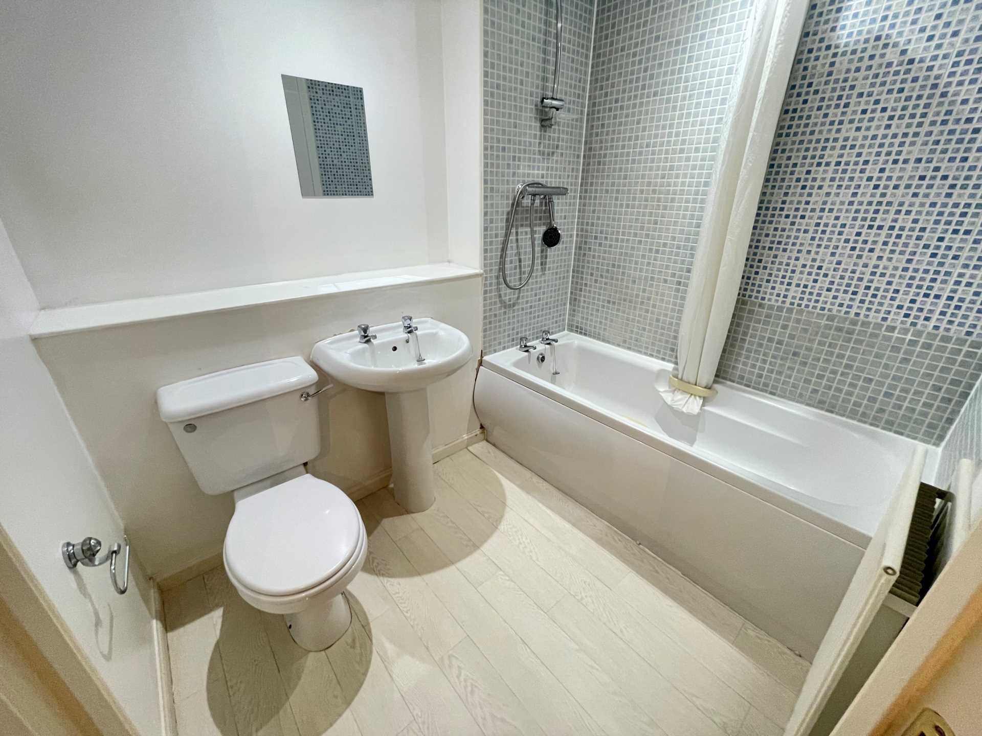 Schooner House, Chichester Wharf, Image 4