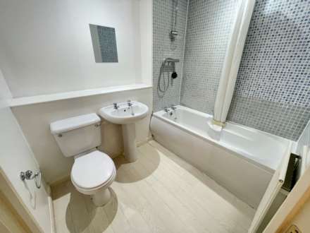 Schooner House, Chichester Wharf, Image 4