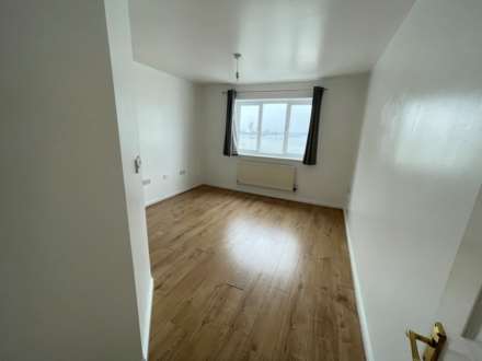 Schooner House, Chichester Wharf, Image 5