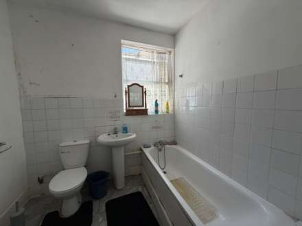 Abbey Wood Road, London ** 3D FLOORPLAN AVAILABLE **, Image 10