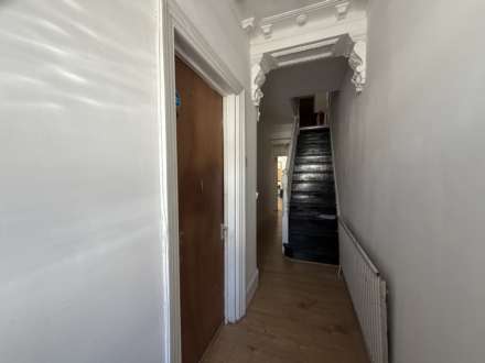 Abbey Wood Road, London ** 3D FLOORPLAN AVAILABLE **, Image 3