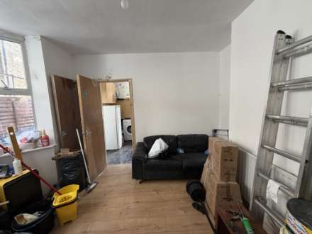 Abbey Wood Road, London ** 3D FLOORPLAN AVAILABLE **, Image 5