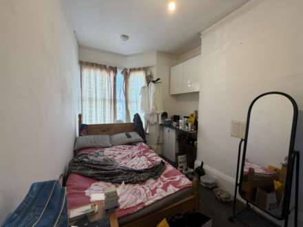 Abbey Wood Road, London ** 3D FLOORPLAN AVAILABLE **, Image 6