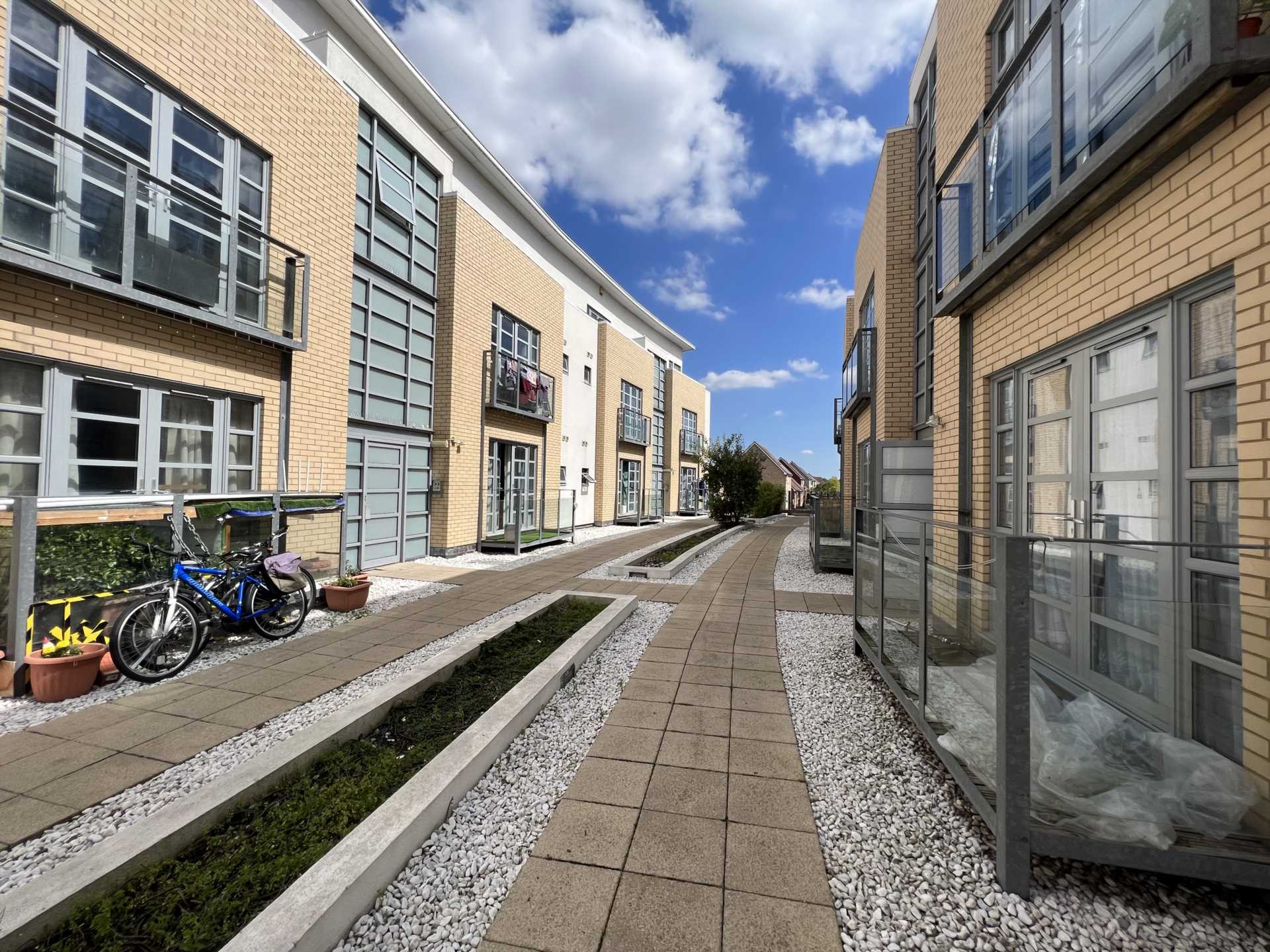 CHARLESMERE GARDENS SE28 0AL   * VIDEO & 3D FLOORPLAN AVAILABLE *, Image 2