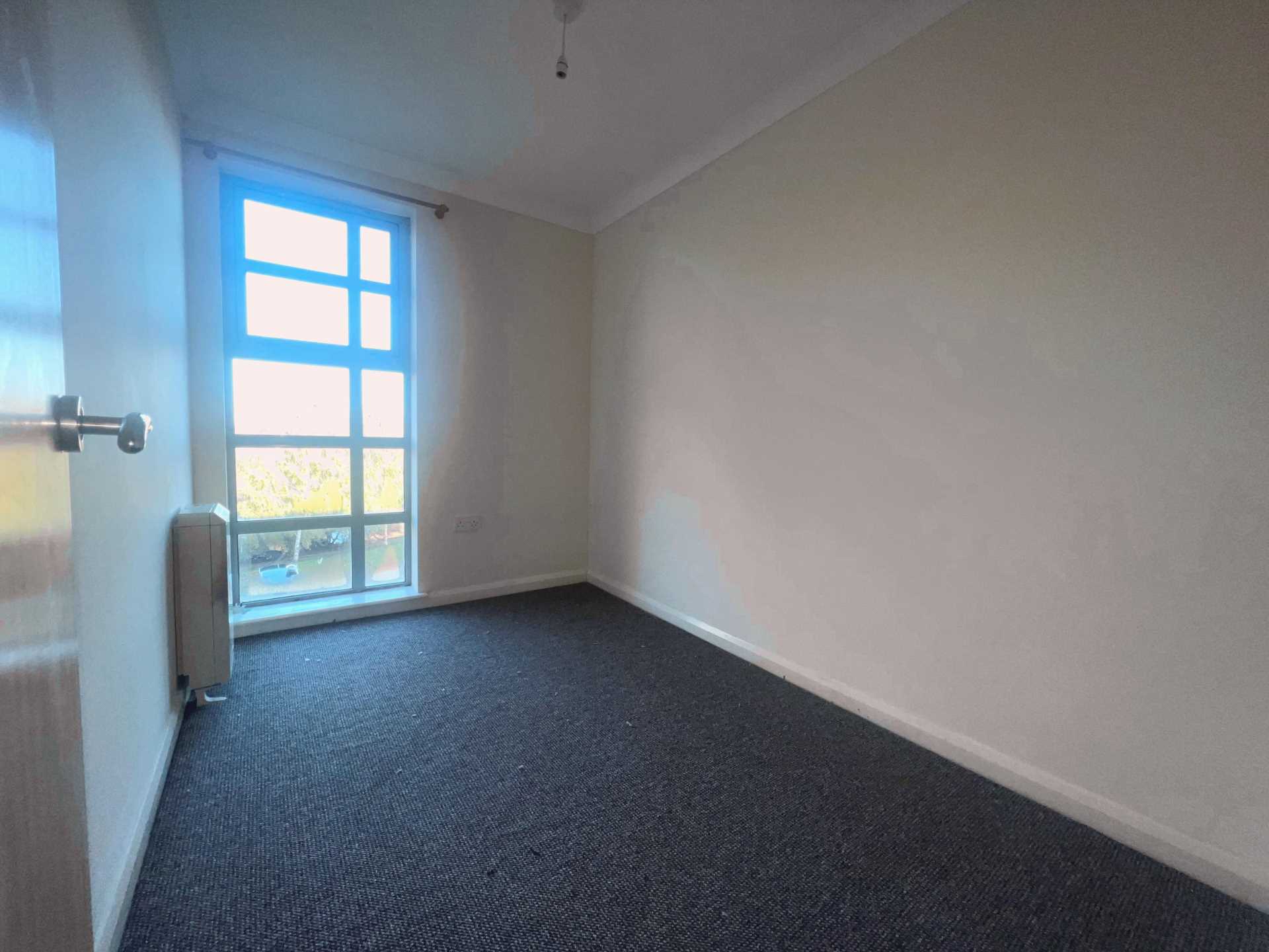 CHARLESMERE GARDENS SE28 0AL   * VIDEO & 3D FLOORPLAN AVAILABLE *, Image 4