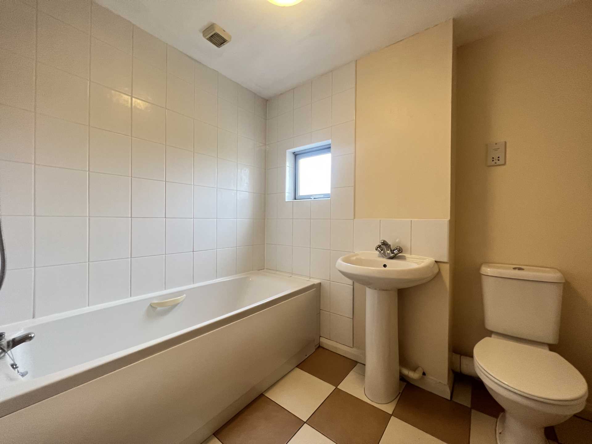 CHARLESMERE GARDENS SE28 0AL   * VIDEO & 3D FLOORPLAN AVAILABLE *, Image 6