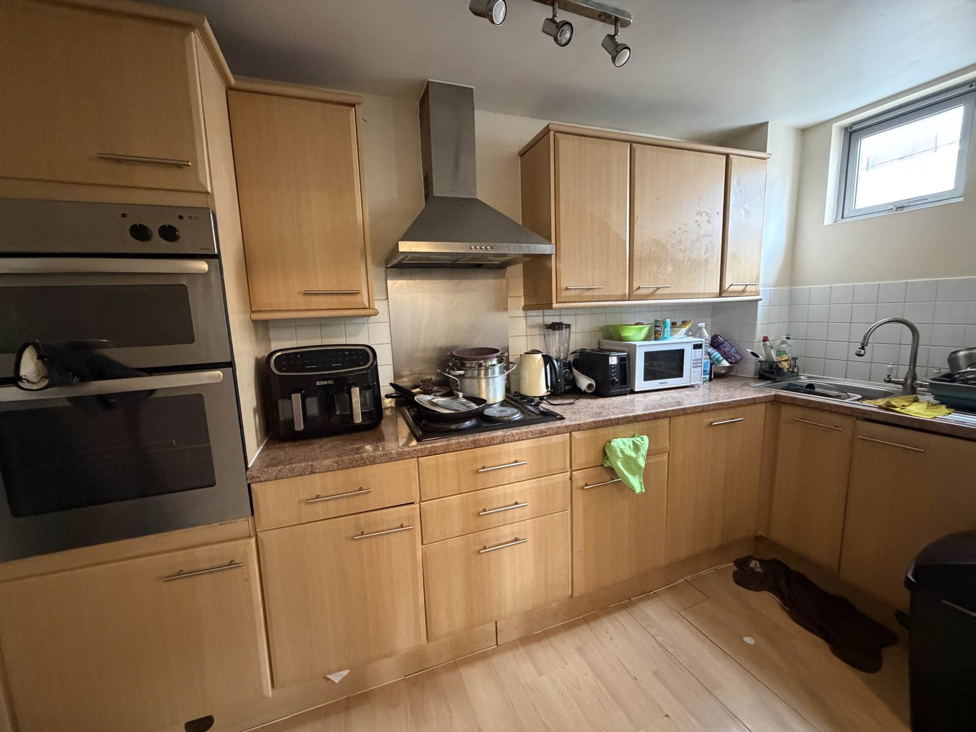 CHARLESMERE GARDENS SE28 0AL   * VIDEO & 3D FLOORPLAN AVAILABLE *, Image 8