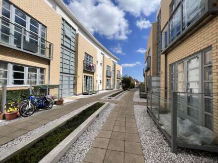 CHARLESMERE GARDENS SE28 0AL   * VIDEO & 3D FLOORPLAN AVAILABLE *, Image 2