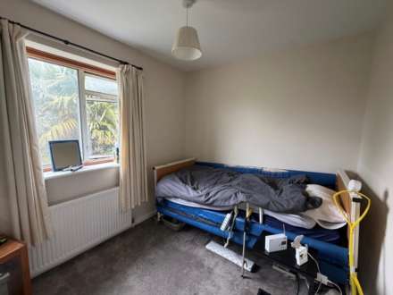 Brimpsfield Close, London, Image 8
