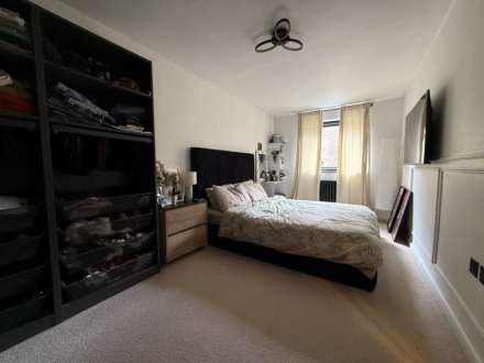 Woolf Close, London ***3D FLOORPLAN & VIDEO  AVAILABLE ***, Image 10