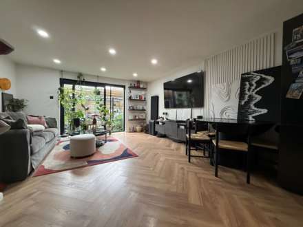 Woolf Close, London ***3D FLOORPLAN & VIDEO  AVAILABLE ***, Image 6