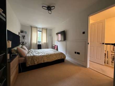 Woolf Close, London ***3D FLOORPLAN & VIDEO  AVAILABLE ***, Image 9