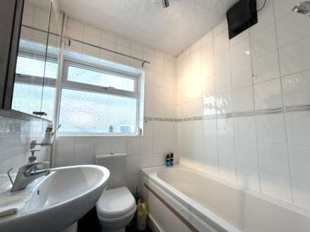 Heath Way, Erith  ** 3D FLOORPLAN AVAILABLE **, Image 11