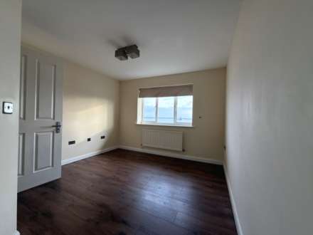 Cutter House, Macarthur Close ** VIDEO & 3D FLOORPLAN AVAILABLE **, Image 6