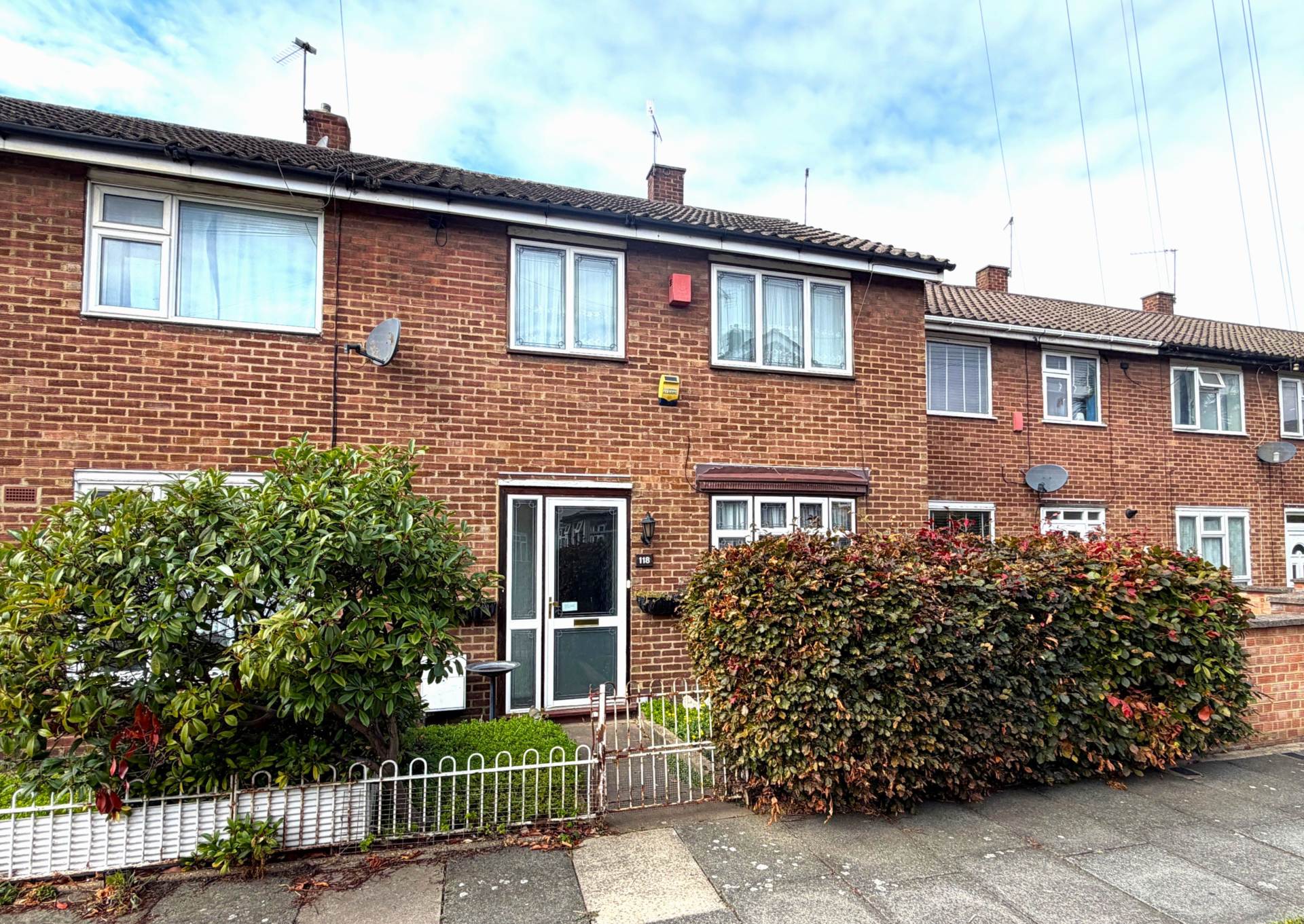 Mottisfont Road, London ** 3D FLOORPLAN AVAILABLE **, Image 1