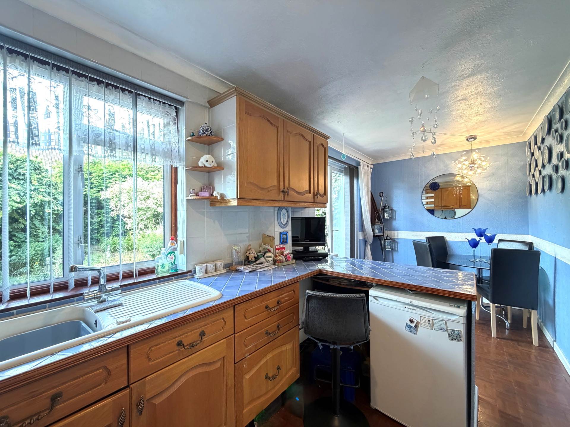 Mottisfont Road, London ** 3D FLOORPLAN AVAILABLE **, Image 9