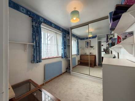 Mottisfont Road, London ** 3D FLOORPLAN AVAILABLE **, Image 11
