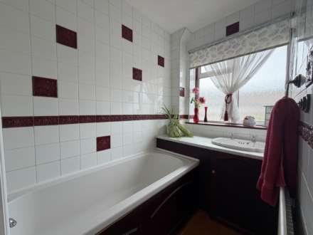Mottisfont Road, London ** 3D FLOORPLAN AVAILABLE **, Image 17