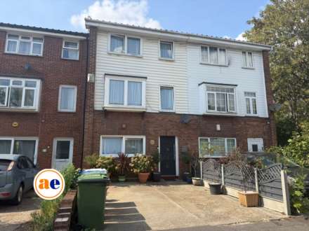 Property For Sale Crowden Way, Thamesmead, London