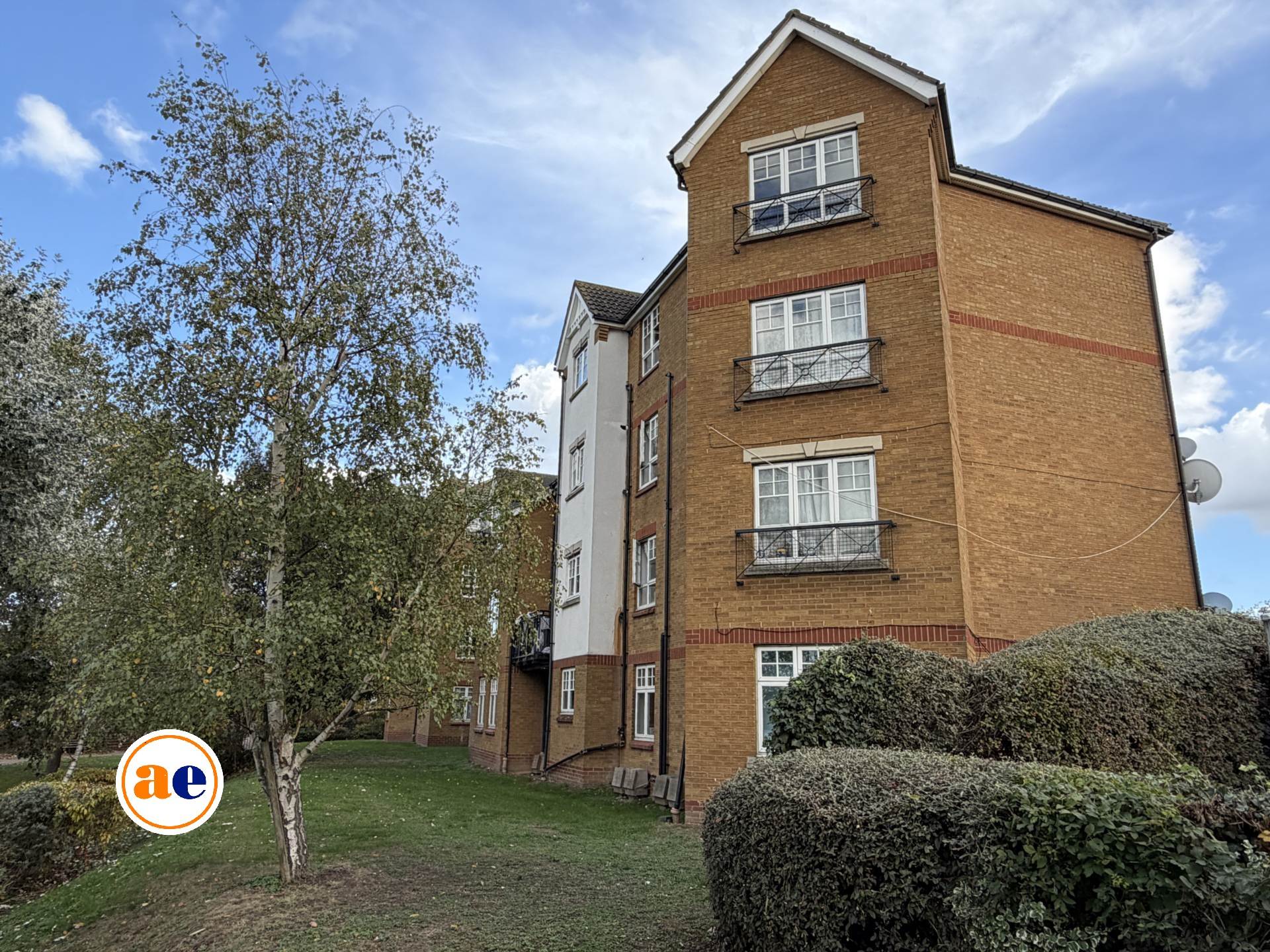 Greenhaven Drive, London ** 3D FLOORPLAN & VIDEO AVAILABLE **, Image 1