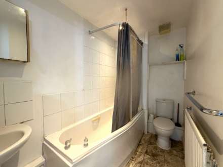 Greenhaven Drive, London ** 3D FLOORPLAN & VIDEO AVAILABLE **, Image 7