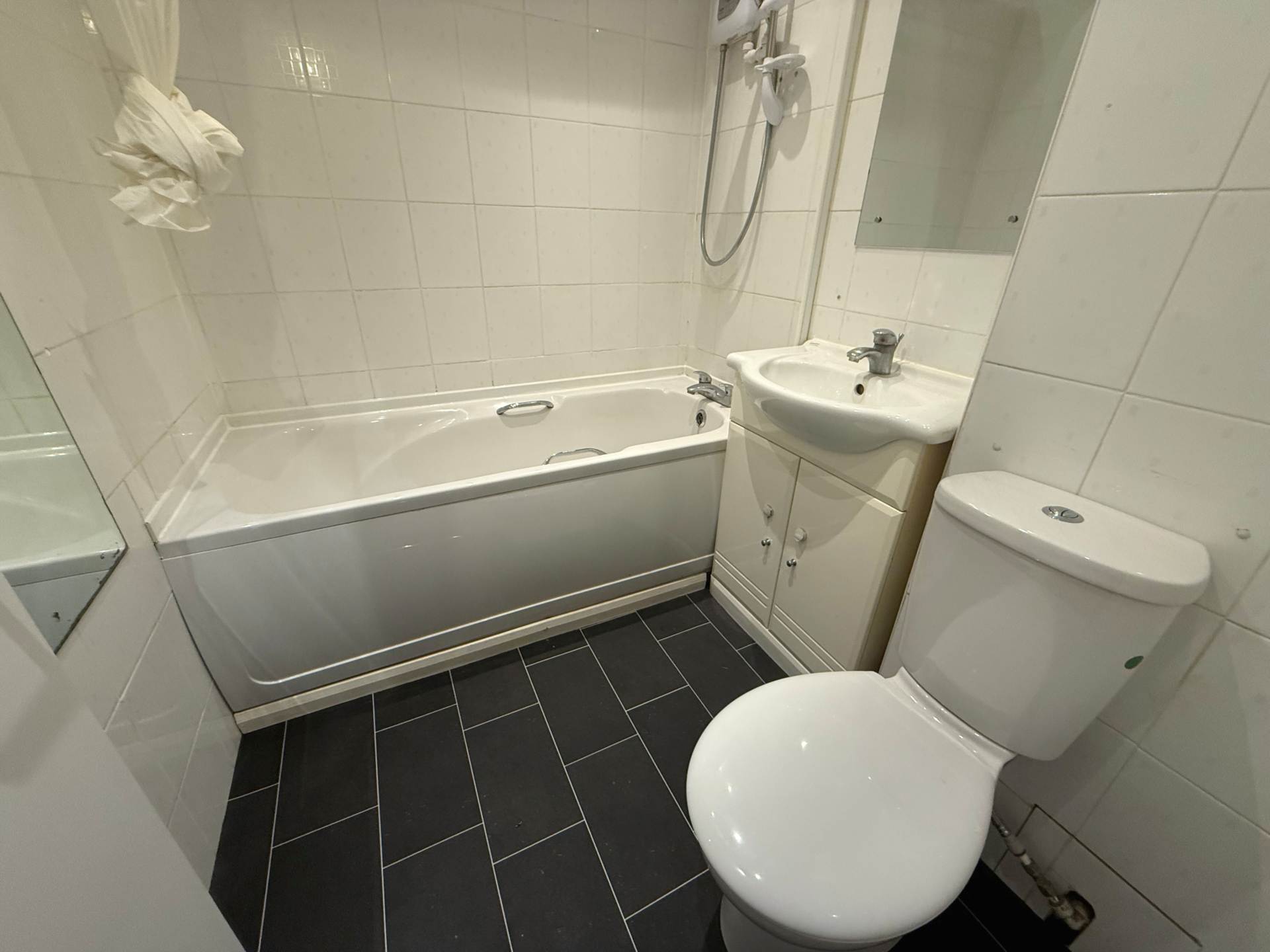 Manorside Close, London, Image 7