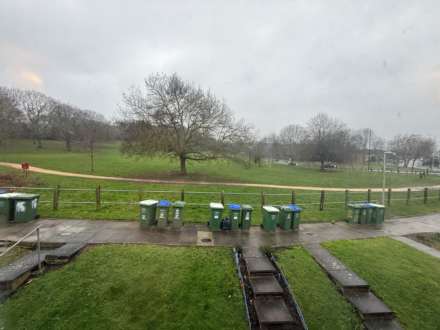 Manorside Close, London, Image 10