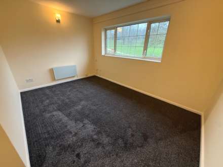 Manorside Close, London, Image 3