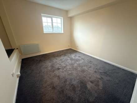 Manorside Close, London, Image 8