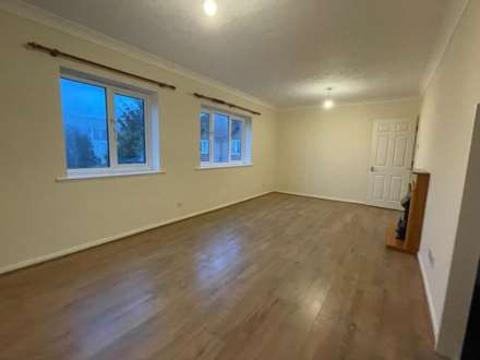 Frobisher Road, Erith, Image 5