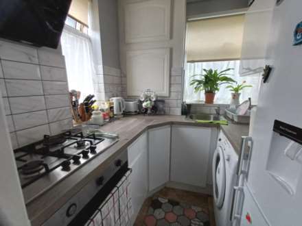Eversley Avenue, Bexleyheath, Image 4