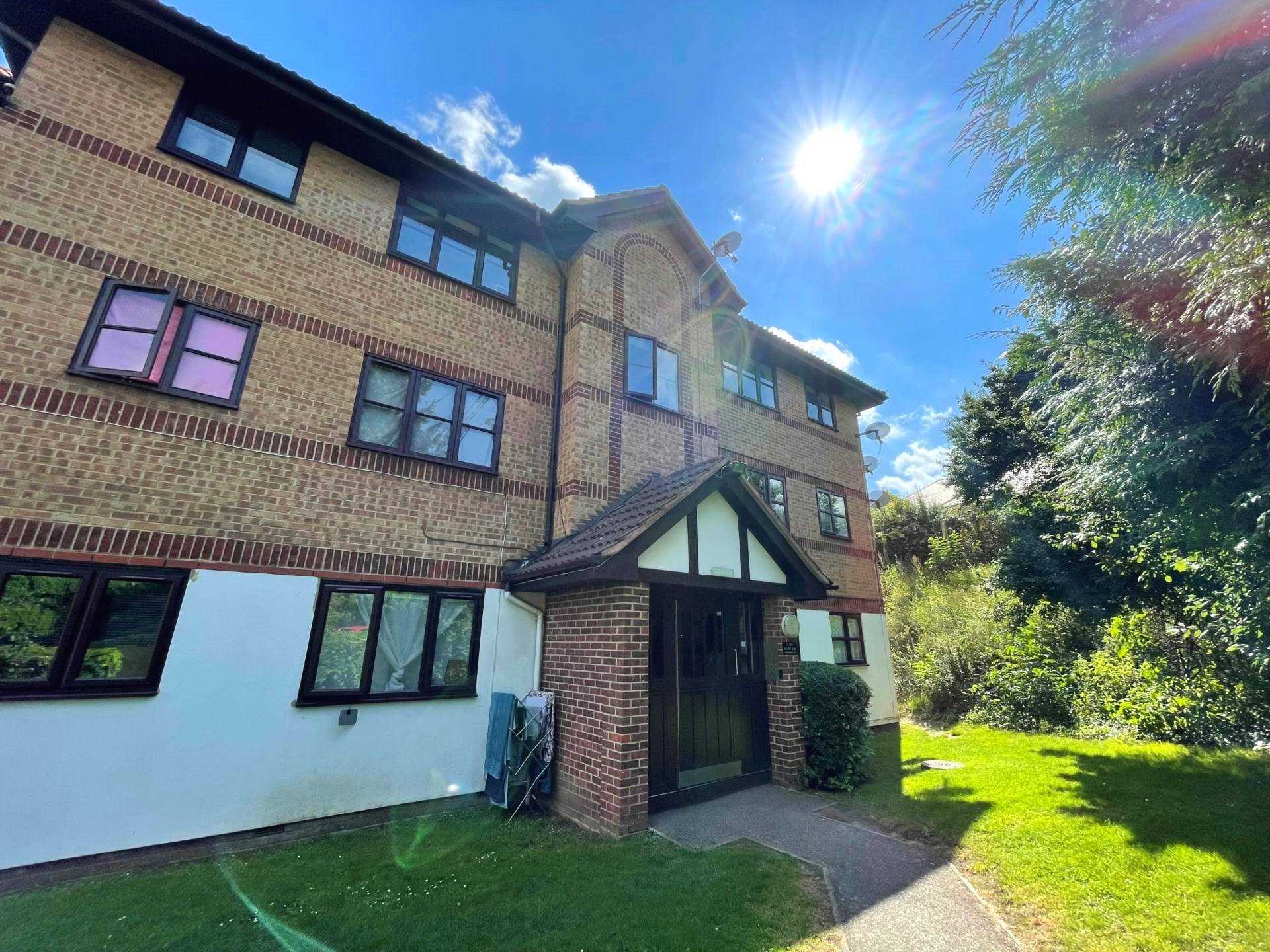 Frobisher Road, Erith, Image 1