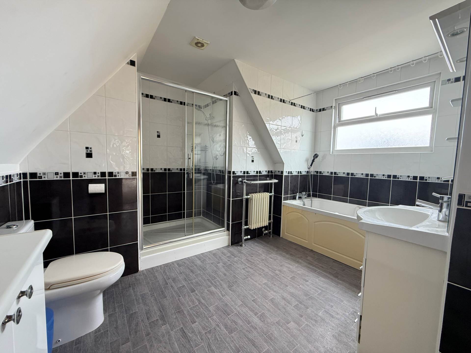 Bedonwell Road, London   ** 3D FLOORPLAN AVAILABLE **, Image 17
