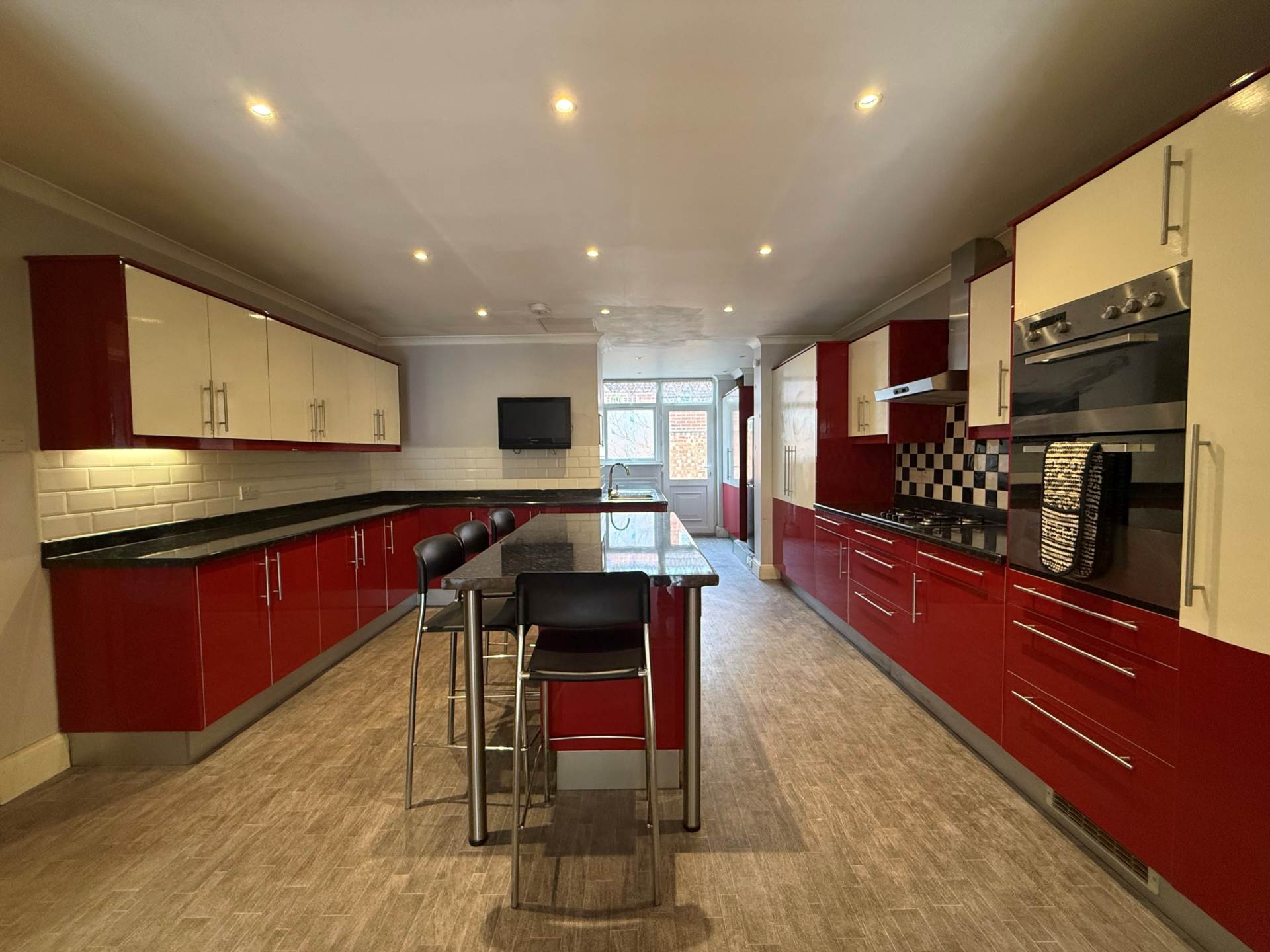 Bedonwell Road, London   ** 3D FLOORPLAN AVAILABLE **, Image 4