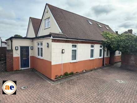Bedonwell Road, London   ** 3D FLOORPLAN AVAILABLE **