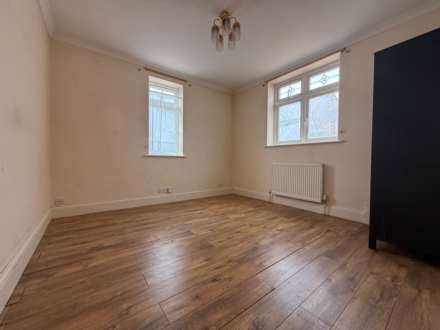 Bedonwell Road, London   ** 3D FLOORPLAN AVAILABLE **, Image 10